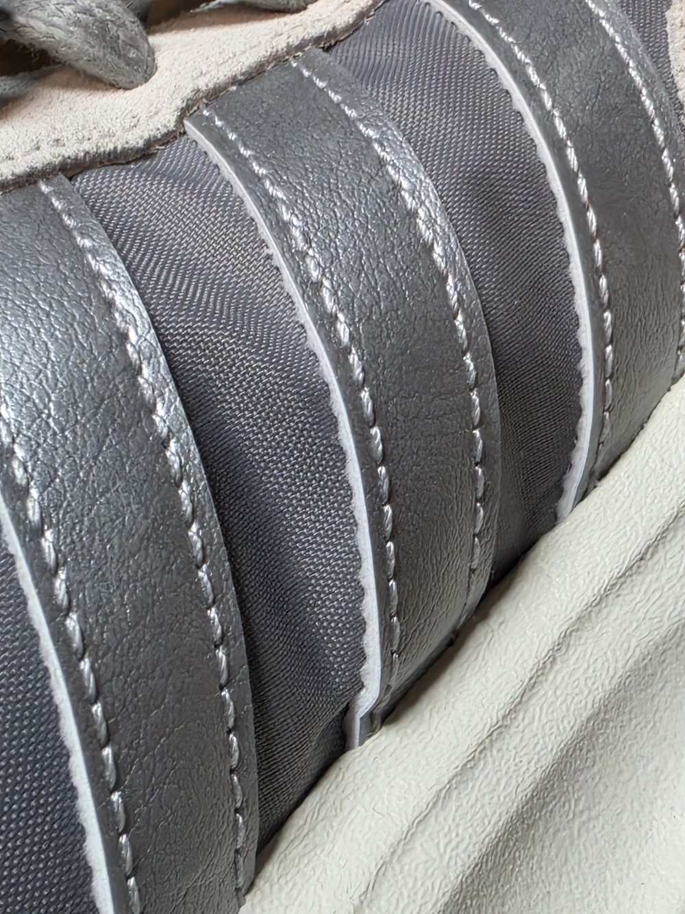adidas Run 70's 2.0 In Grey And Silver - Picture 4 of 12